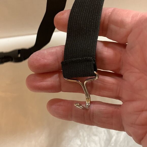 Car seat bag holder. Pocket to hold a large bag and hooks for Crossbody bags - Picture 3 of 8